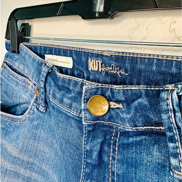 Kut From The Kloth Catherine Mid Rise Boyfriend Short Joyful Wash SZ 2/26 NEW! - Picture 9 of 16